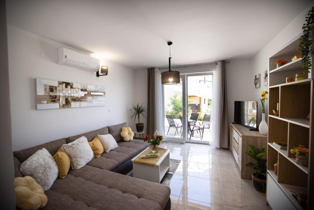 Apartmani Lelu Pridraga Экстерьер фото